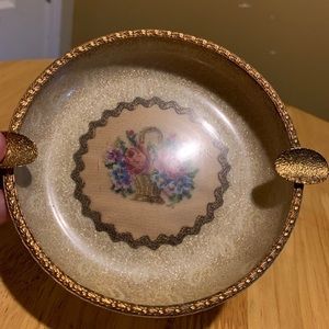Vintage round needlepoint design Ashtray